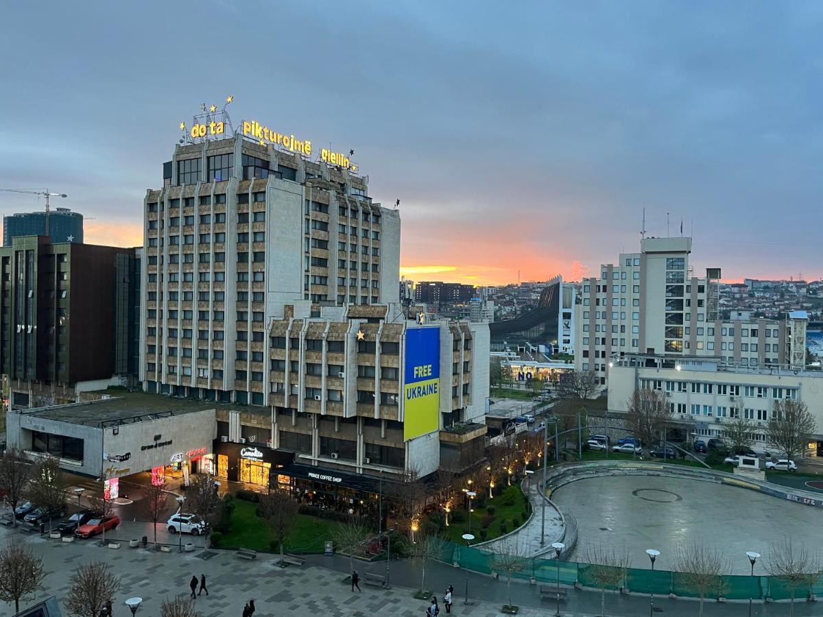 Super Central & Panoramic Nick'S Apartment Pristina Exteriör bild